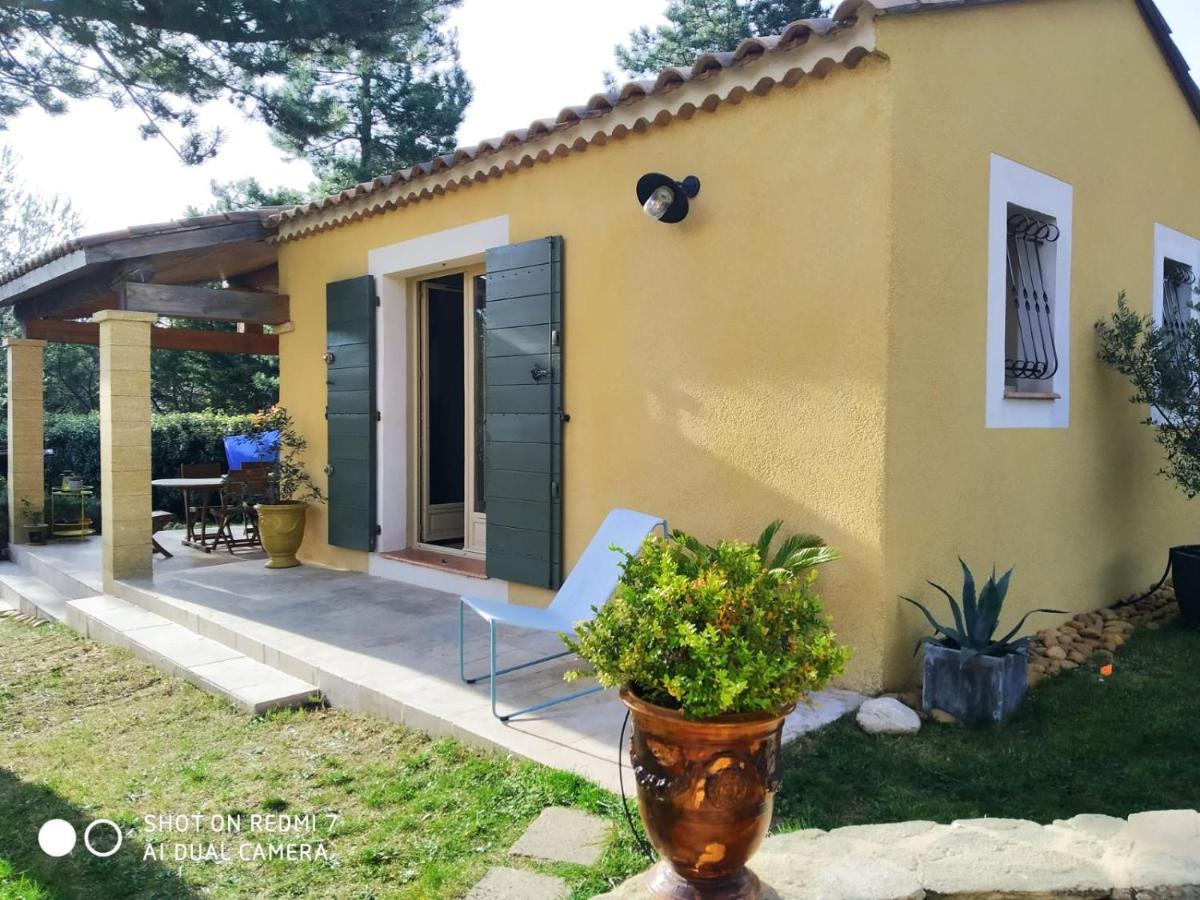 Proche Uzes Petit Gite Avec Grande Cuisine D'Ete Et Piscine Saint-Siffret Luaran gambar